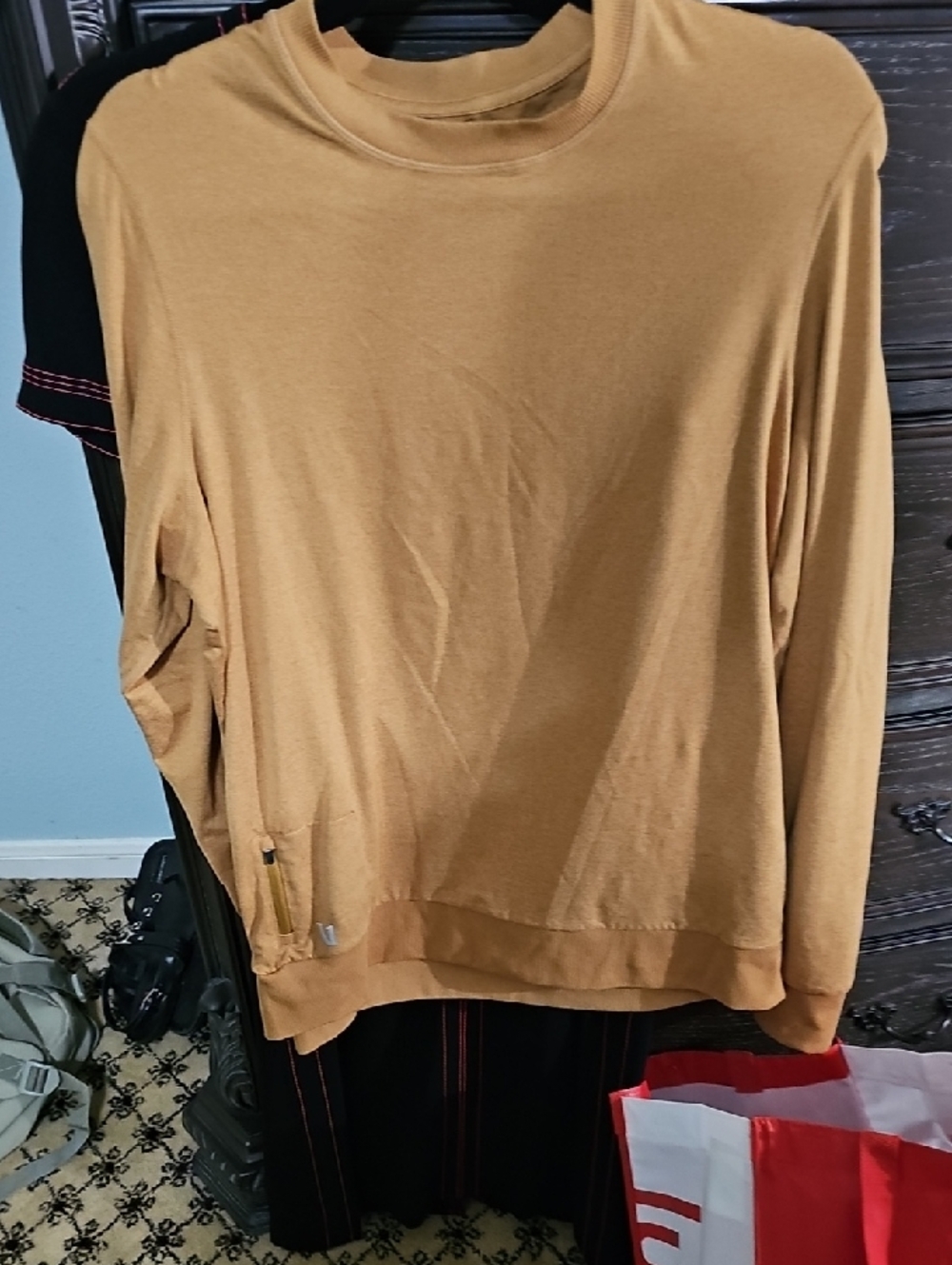 Vuori Men's Long Sleeve Crewneck in Mustard Gold